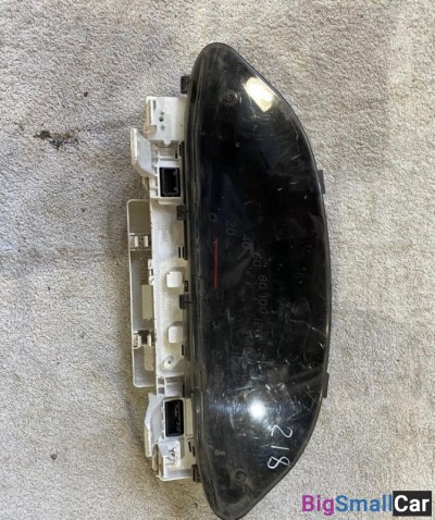 Панель приборов Toyota Vitz - купить Алябьево