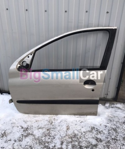 Передняя левая дверь Peugeot 206 1.4